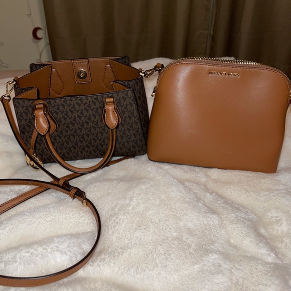 MK Daria 2-in-1 Crossbody Purse - Picture 6 of 7